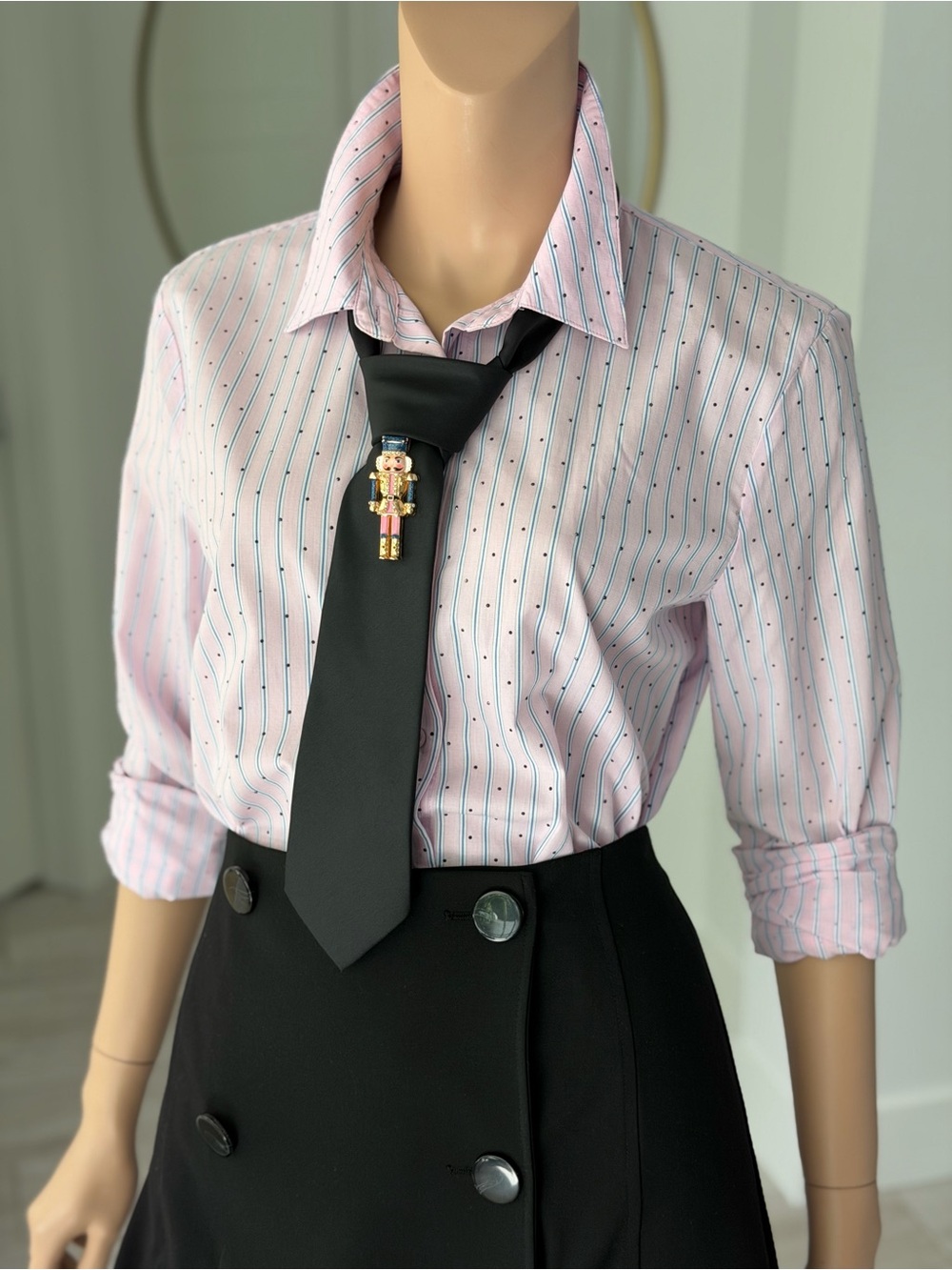 Le Superbe Subtle Shine Ex BF Shirt Pink Striped Crystal Size 6